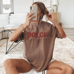 Camiseta Dolce Far Niente Comfort Colors®, camiseta minimalista de Italia, regalo para amantes de Italia, camiseta con tipografía, regalo de lengua italiana, profesor de italiano