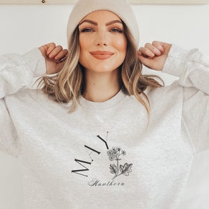 Birth Flower Sweatshirt May Birth Month Flower Birthday Shirt Aesthetic Clothes Birth Month Flowers Crewneck Grandmas Garden Gift for Mom