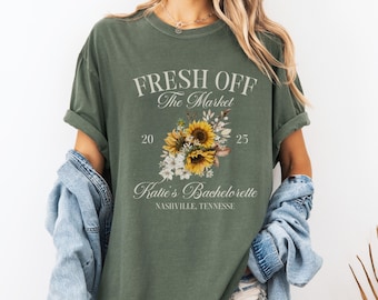 Customized Sunflower Bachelorette Party Comfort ColorsShirt, Custom Bridal Party Tee, Personalized  Wedding Shirt, Flower Bachelorette Shirt