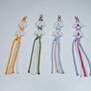 Set of 4 Colors Small Macrame Daisy Keychain Car Key Accessory Charm Flower Lanyard Gift