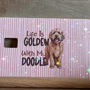 Linda cubierta de vinilo para tarjeta de crédito, cubierta de tarjeta de débito, pegatina, piel holográfica para tarjeta de crédito, tarjeta de débito o tarjeta de regalo con doodle dorado.