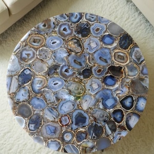 Mesa de centro redonda de ágata artesanal con cubierta de piedras preciosas multicolores para sala de estar, consola de sofá de piedra natural y decoración del hogar.
