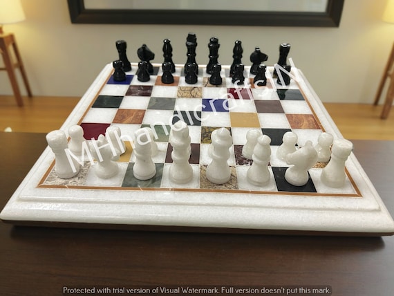 大理石のチェスセット エレガントな白い大理石のチェスセット、大理石の駒が付いたチェス