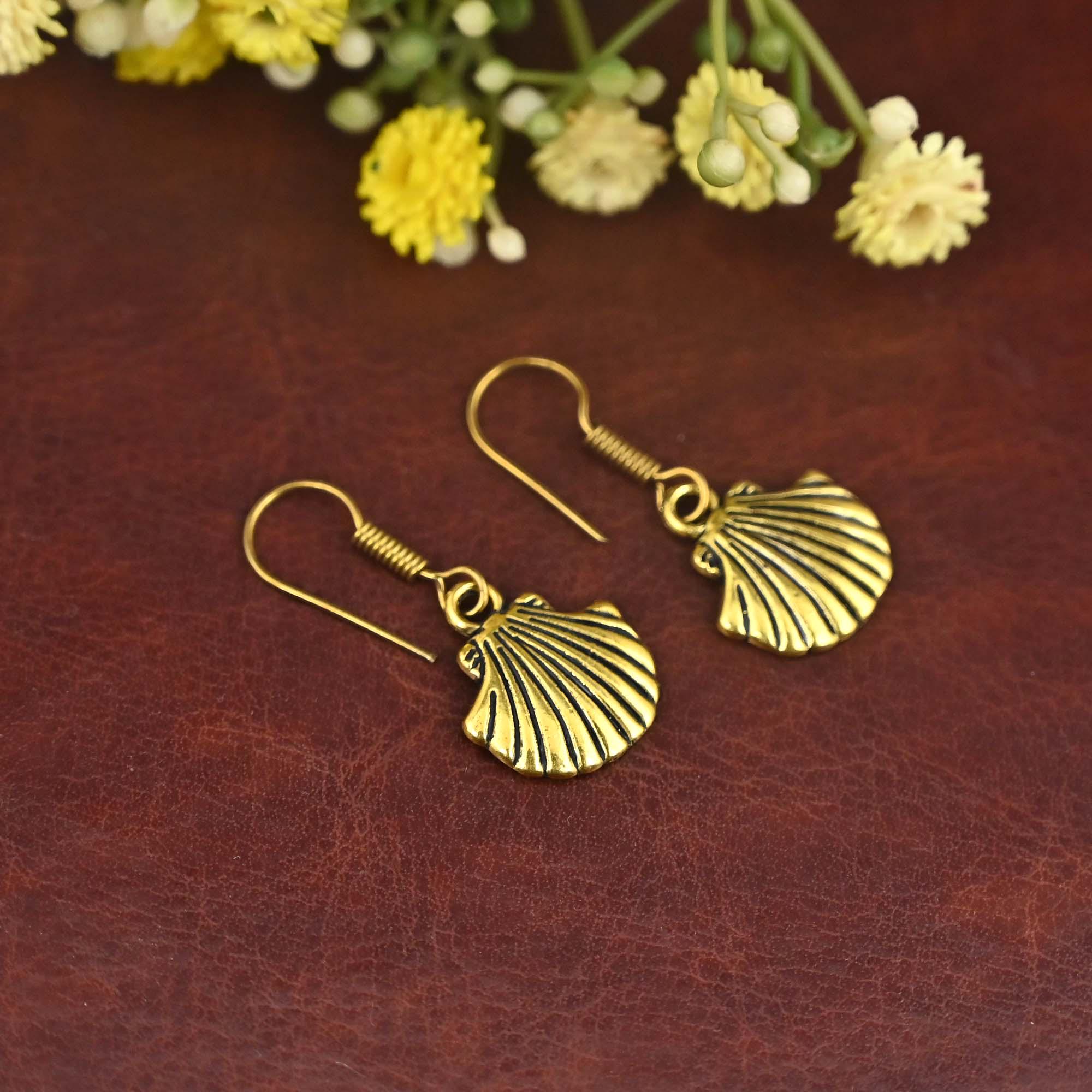 Goud zeeuwse knop oorbellen hanger of steker Biba