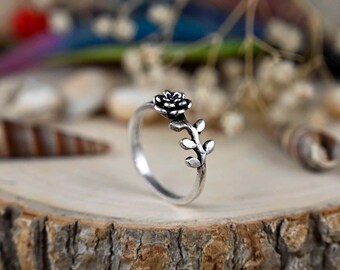 Brass Flower Ring: Floral Thumb Ring