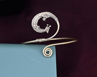 Messing drakenspiraalarmmanchet | Boho bovenarmarmband