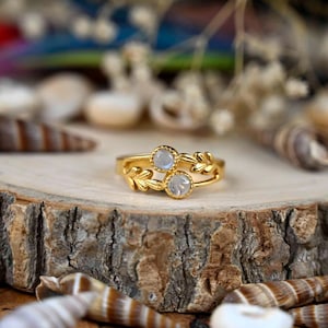 Bague en laiton avec pierre de lune : motif feuille, bijoux de fiançailles uniques