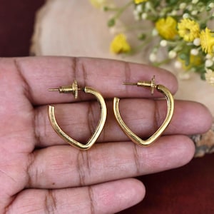 Heart Shaped Hoops, Minimalist Earrings, Dainty heart hoops, Heart shaped hoop earrings gold