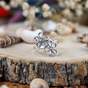 Sterling Silver Birth Flower Ring: Dainty Floral Jewelry