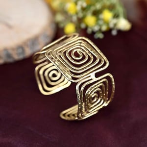 Spiral Bracelet, Gold Cuff, Swirl Jewelry , Gold Spiral Bracelet, Spiral Cuff, Swirl Cuff, Handmade Jewelry, Gift for Her, Gold Bangle Cuff