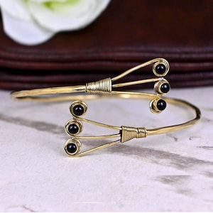 Obsidian Upper arm cuff arm band spiral handmade made of brass, jewelry