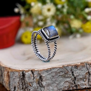 Anillo de labradorita de plata esterlina hecho a mano: joyería bohemia con piedras preciosas