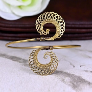 Upper arm cuff arm band spiral handmade made of brass, jewelry