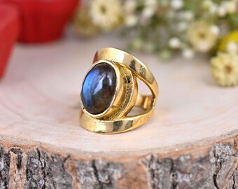 Handmade Brass Labradorite Ring: Wide Band Oval Gemstone