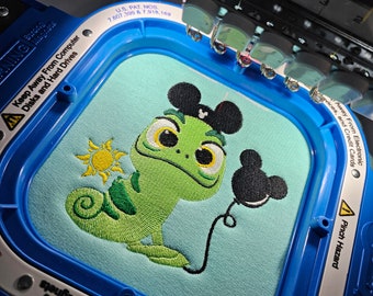 Pascal verwarde geborduurde uniseks sweater | Cadeau Disneyland-trui | Disneyworld Disneygebonden cadeau | Rapunzel-sidekick