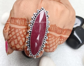 Anel grande com rubi natural, anel com rubi bruto, anel com pedra preciosa de rubi genuína, anel gigante com rubi vermelho, anel com rubi em formato de marquise, anel de rubi em prata com design marcante