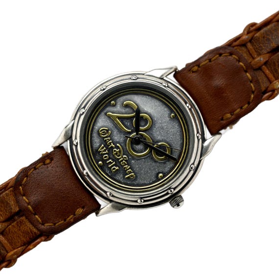 Walt Disney World Rare Millennium 2000 Celebrate Wrist Watch  display picture 2