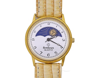 Orologio da polso unisex al quarzo Armitron da 32 mm con indicatore di luna e sole, quadrante placcato in oro