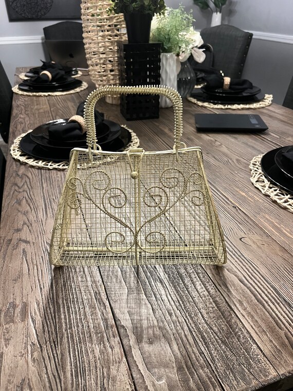Prada metal handle handbag 尼龍手挽袋, 名牌, 手袋及銀包- Carousell