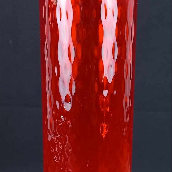 Grand vase en verre rouge, base claire