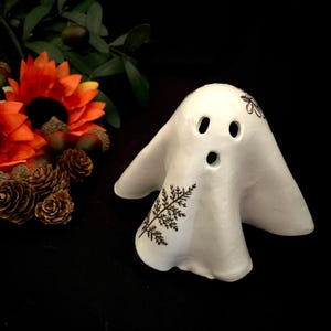 Floral Ghost Sculpture with battery tea light
