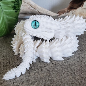 Leucistic Articulated Bush Viper w/ Retractable Fangs