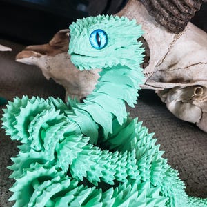 Articulated Bush Viper w/ Retractable Fangs