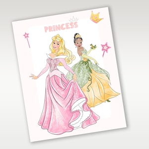 Pu&ograve; includere: Una pagina da colorare stampabile con due principesse Disney, Aurora e Tiana, nei loro abiti iconici. La pagina include la parola "Principessa" in alto e una corona.