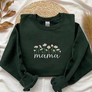 Haftowane bluzy dla mam, haftowane bluzy z motywem stokrotek, prezenty dla nowych mam, najlepsze prezenty dla mam, prezenty na baby shower