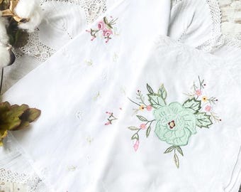 Vintage Set of 4 White Cotton Embroidered Place Mats, Embroidered Square Tablecloth