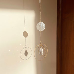 Suncatcher CORALINE minimalist Suncatcher in brass, Mother of Pearl Crystal - Ideal Gift - Summer Shell - Mobile to hang - Home Decor