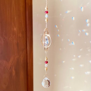 Attrape-soleil ASIAN DREAM Suncatcher cristal rouge - Cadeau original pour la maison - Suspension Home Decor - Décoration Boho - Fait main