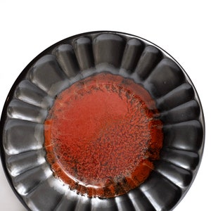 Set of 2 vintage red glazed dessert plates Upsala-Ekeby Sweden 1930s image 6