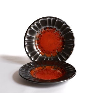 Set of 2 vintage red glazed dessert plates Upsala-Ekeby Sweden 1930s image 1