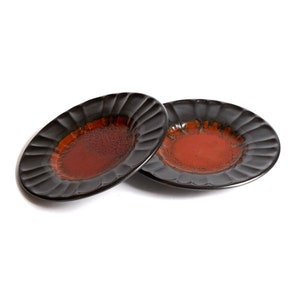 Set of 2 vintage red glazed dessert plates Upsala-Ekeby Sweden 1930s image 2