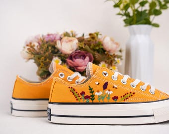 Custom Converse Chuck Taylor Embroidered /Embroidered Converse Custom Wedding Flowers/Embroidered Snake Converse/Personalized Bride Sneakers