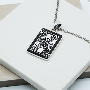 Colgante de plata de ley 925 con la Jota de Picas Negra y Cartas de la Suerte, estilo minimalista de juego, unisex, estilo vintage.