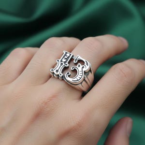 ラッキーナンバー13 スターリングシルバーリング - ゴシックバイカースタイル