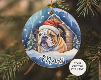 Ornamento natalizio Bulldog, ornamento personalizzato per cani, nome personalizzato per animali domestici, idea regalo mamma Bulldog britannica, ornamento natalizio in ceramica, amante dei cani