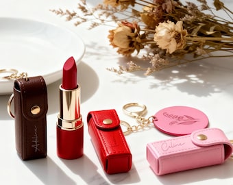 Estuche para pintalabios personalizado con flor de nacimiento, llavero de piel grabado para pintalabios, regalo para amantes del maquillaje floral, detalle para damas de honor, estuche de maquillaje personalizado