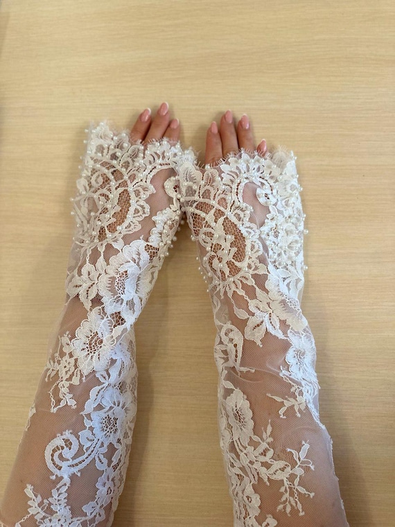 Detachable Chantilly Lace Bridal Sleeves, Beaded Wedding Accessories, Sleeves Removable Lace Super Dress, Custom Handmade Dress Sleeves