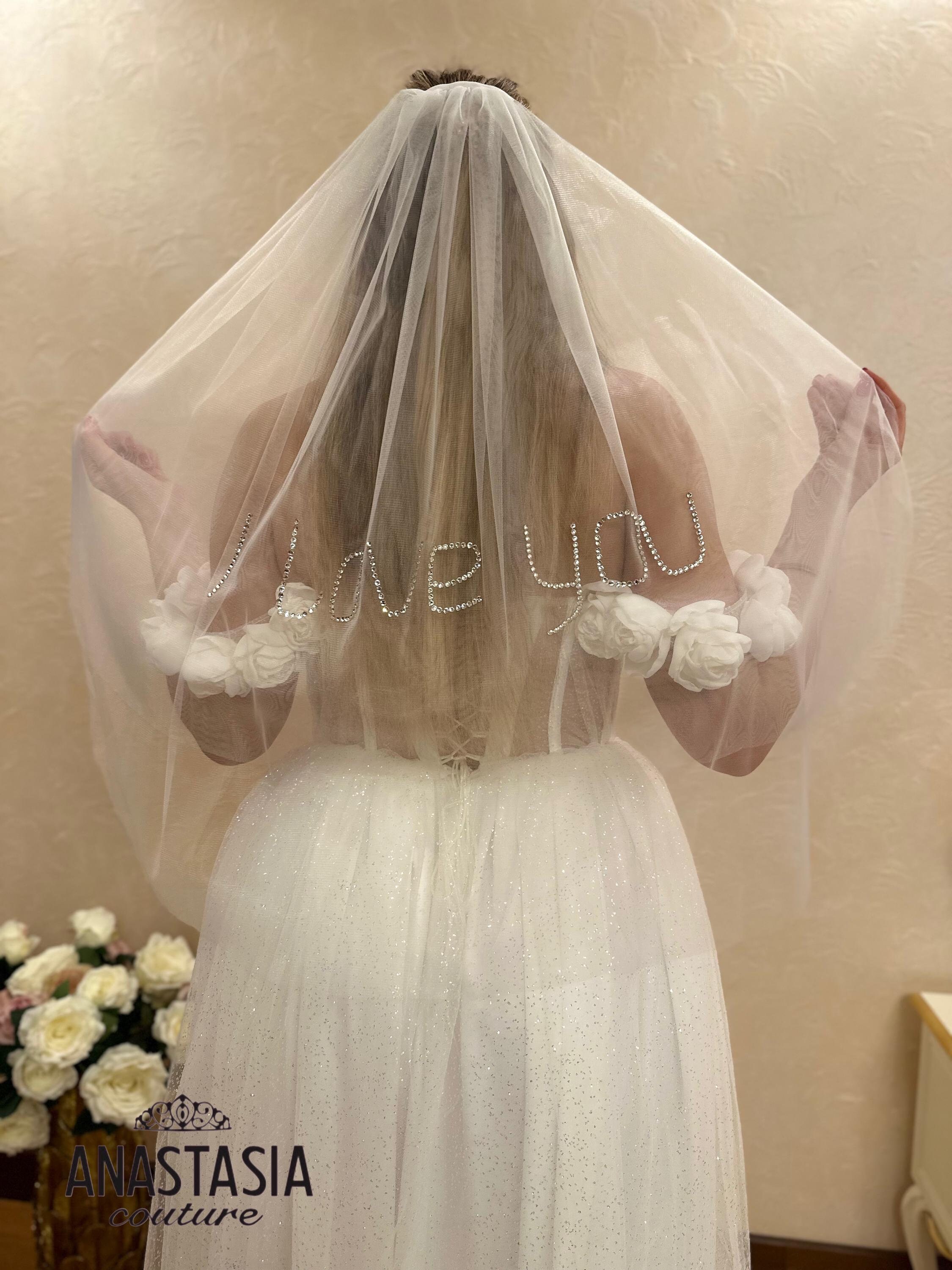 Velo de novia color marfil, velo de novia con brillantes diamantes