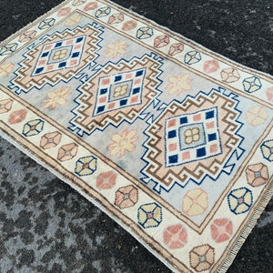 Handmade Wool Oushak Rug: Light Grey Turkish Rug (2&#39;6x3&#39;8)