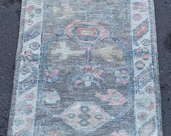 Handgjord ullmatta i turkisk stil, grå anatolisk vintagematta, 75x115 cm