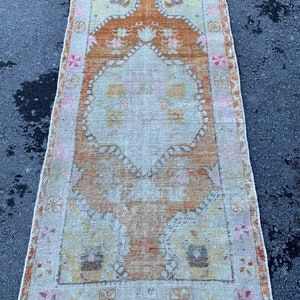Vintage Turkish Runner Rug: Oushak Wool Anatolian Rug (2&#39;9 x 5&#39;10 feet)