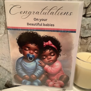 Bébés jumeaux afro-américains Félicitations pour vos beaux bébés, jumeaux garçon et fille, métis, noir Carte de vœux