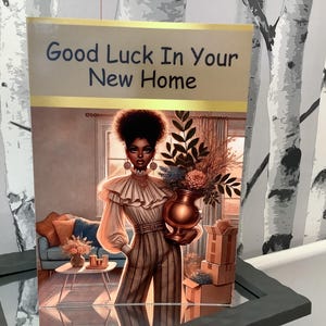 Hermosa mujer afroamericana con afro / Buena suerte en tu nuevo hogar / Tarjeta de felicitación