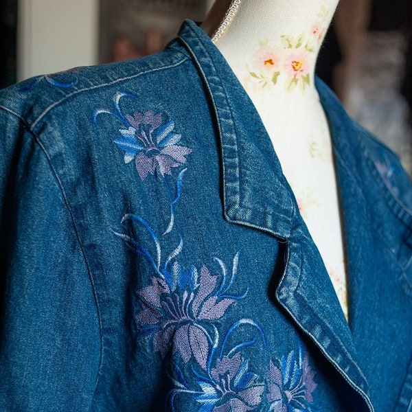 Original Vintage Jeansjacke aus den 80ern mit Blumen Stickerei