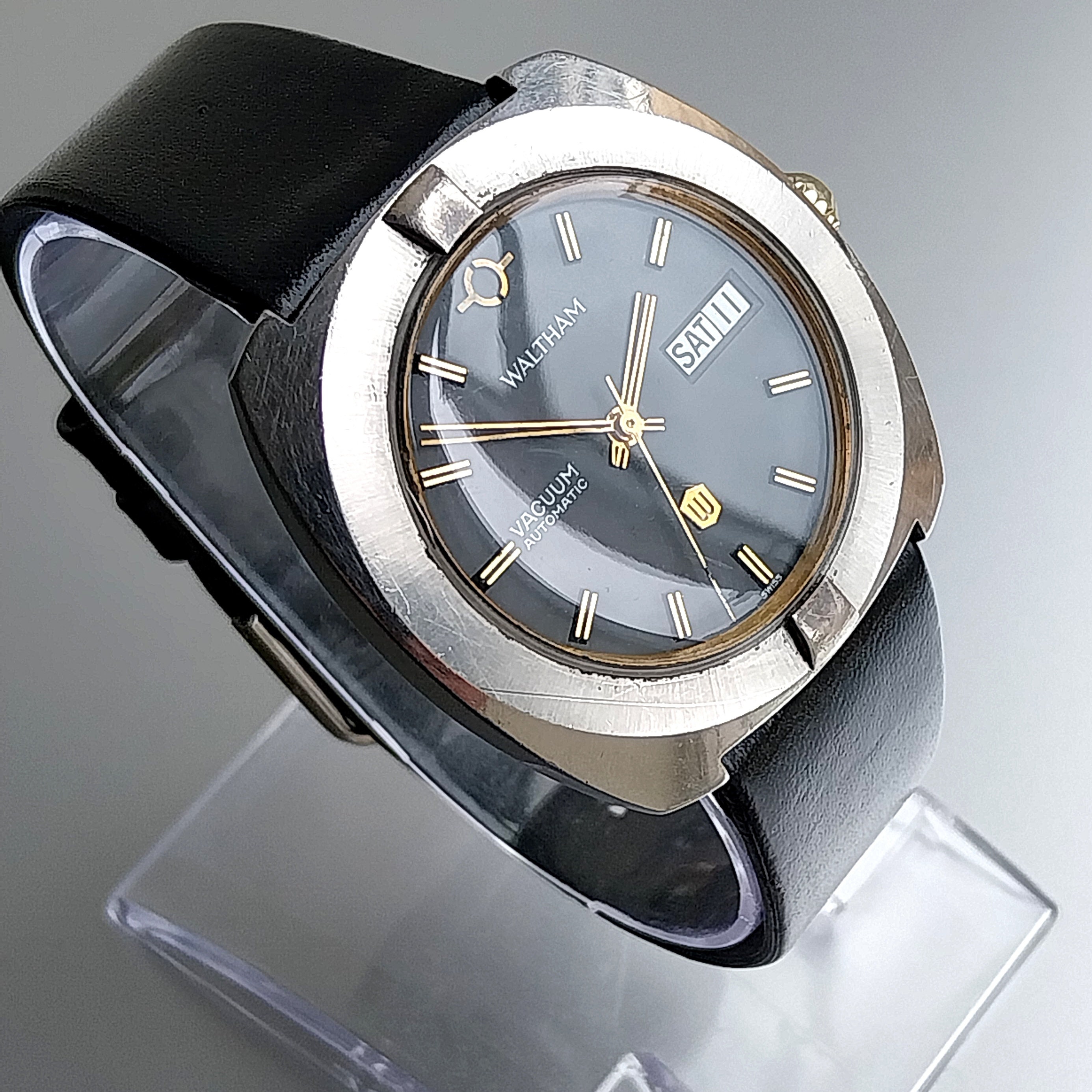 Vacuum Automatic Mens 1968 Vintage Day Date Steel Gold and Black