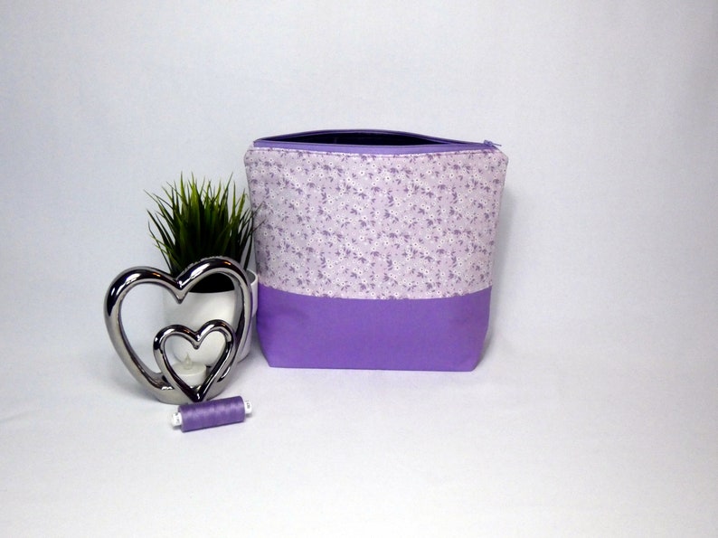 Purple Daisy Waterproof lined Wash bag image 2